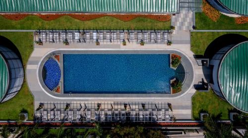 Hyatt Regency Trivandrum 내부 또는 인근 수영장