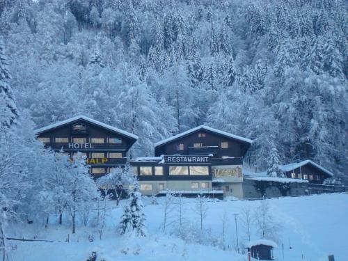 Hotel Bänklialp semasa musim sejuk