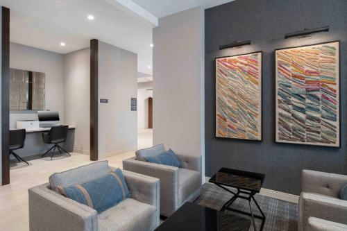 Χώρος καθιστικού στο TownePlace Suites by Marriott Framingham