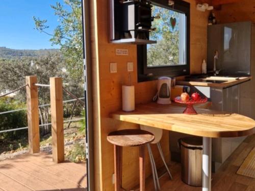 Kuhinja ili čajna kuhinja u objektu Location Tiny House Loule