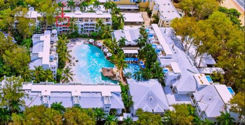 Piscina a Palm Cove Beach Club Penthouse o a prop