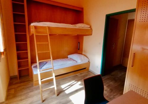 Postel nebo postele na pokoji v ubytování Junges Hotel Tulln