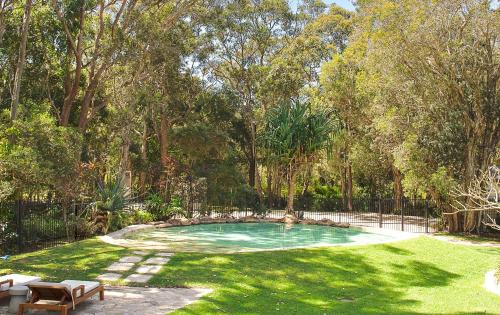 A piscina localizada em Sunrise Guesthouse ou nos arredores