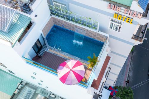 The swimming pool at or close to ANH TUẤN HOTEL