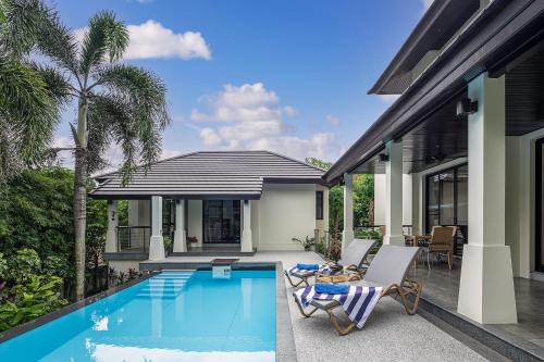 A piscina localizada em Villa Decor ou nos arredores