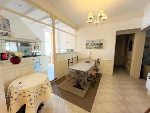 Una cocina o kitchenette en Appartement Impasse Davin Ajaccio