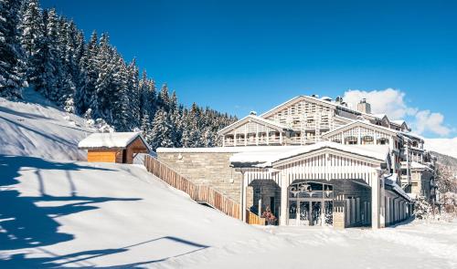 Ecrin Blanc Resort Courchevel - Aquapark om vinteren