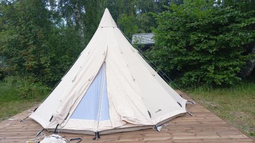 Glamping Fluffy Horns - Glempings Pūkainie Ragi