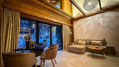 Seating area sa Jasna Boutique Chalet