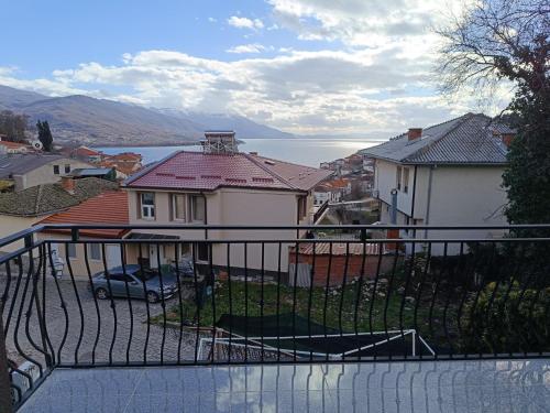 Genel bir dağ manzarası veya villadan çekilmiş bir dağ manzarası