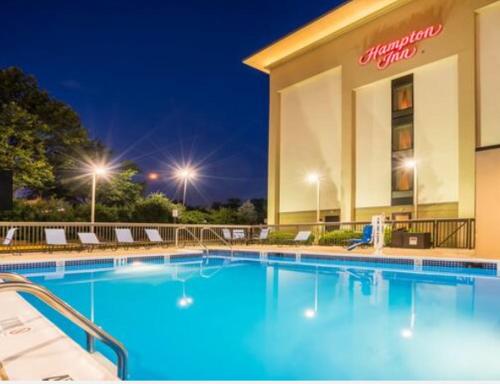 The swimming pool at or close to Hampton Inn Plymouth Meeting