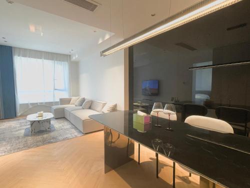 Televisi dan/atau pusat hiburan di ZHome-Count luxury apartment