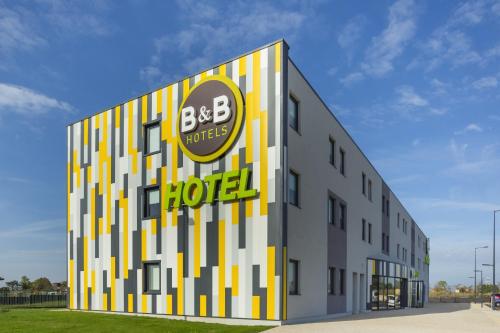 Sertifikat, penghargaan, tanda, atau dokumen yang dipajang di B&B HOTEL Niort Marais Poitevin Est