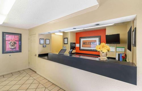 Телевизия и/или развлекателен център в Extended Stay America Select Suites - Tampa - Brandon