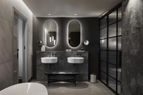 Un baño de Hotel Chadstone Melbourne MGallery Collection