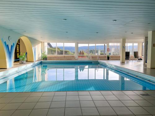 Sundlaugin á Feldbergblick mit Schwimmbad und Sauna eða í nágrenninu