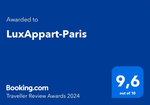 un cartello blu con i messaggi inviati ai parchi di Luxappark di LuxAppart-Paris a Parigi