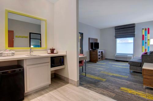 Eldhús eða eldhúskrókur á Hampton Inn Fayetteville