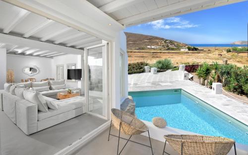 Mykonos Dream Villas में या उसके करीब स्विमिंग पूल