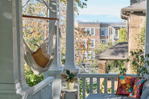 En balkon eller terrasse på BALCON BLANC - Auberge à Chicoutimi, Saguenay