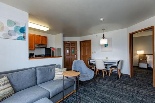 Cuina o zona de cuina de TownePlace Suites Colorado Springs