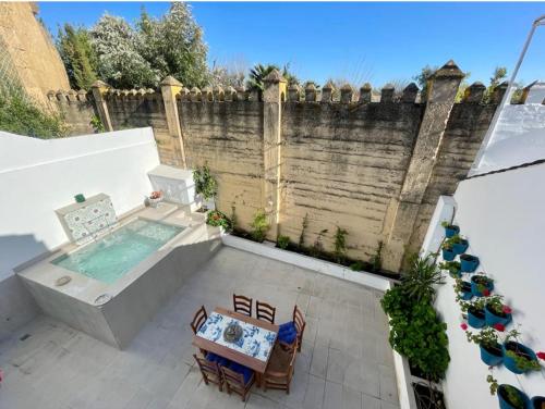 En balkong eller terrasse på Casa Muralla del Alcazar Viejo