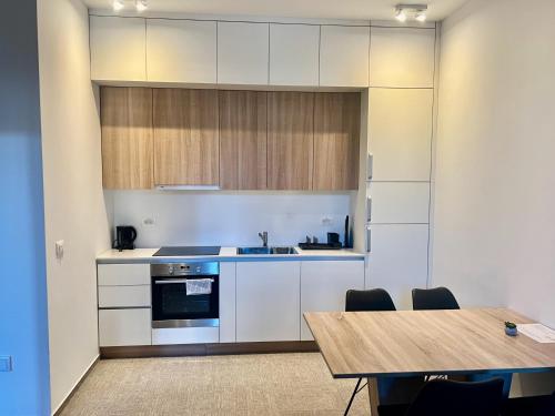 Кухня или кухненски бокс в Diamant apartment pri sejmu MOS