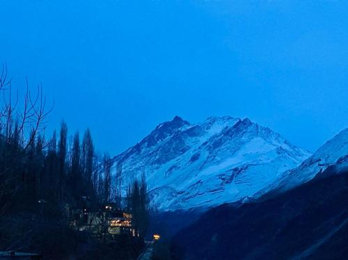 Üldine mäevaade või majutusasutusest Old Hunza inn pildistatud vaade