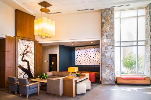 Зона вітальні в Hyatt Place Charlottesville