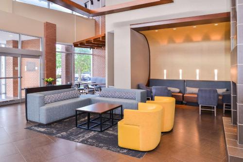 Khu vực ghế ngồi tại Hyatt Place Chesapeake