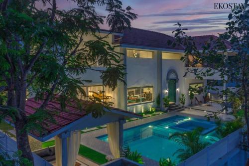 Bassein majutusasutuses EKOSTAY Luxe - CASABLANCA VILLA või selle lähedal