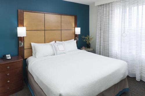 Ένα ή περισσότερα κρεβάτια σε δωμάτιο στο Residence Inn South Bend Mishawaka