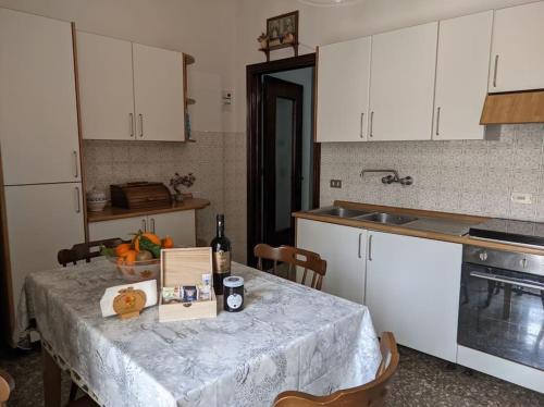 Una cocina o kitchenette en Casa Vacanze Farinella