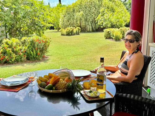 Makanan di atau berdekatan hotel