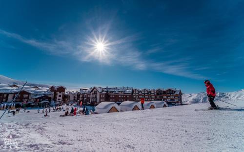 Kış mevsiminde Winterfell in New Gudauri