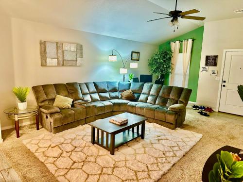 Seating area sa 3bed/2bath cozy spacious place