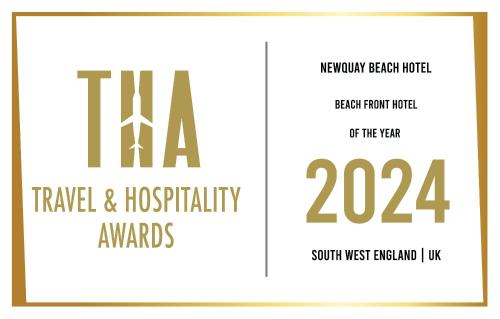 twee typografische posters met de woorden ira travel and gastvrijity awards bij OYO Newquay Beach Hotel in Newquay