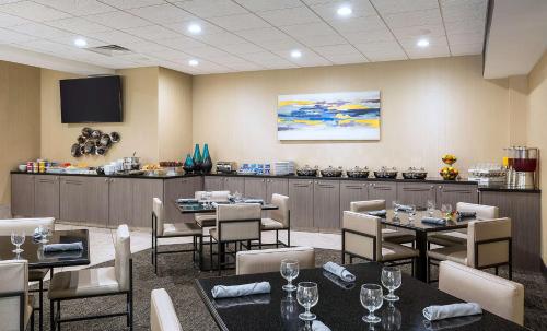 Restoran atau tempat makan lain di DoubleTree by Hilton Madison Downtown