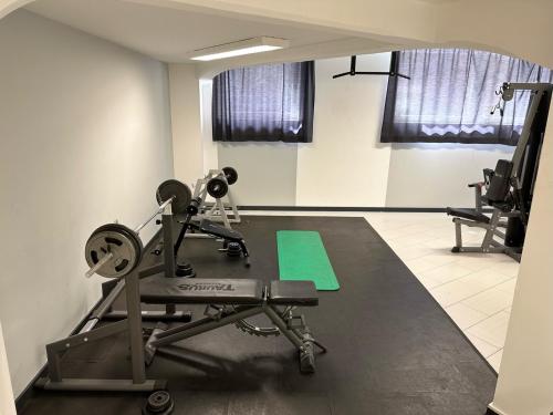 Posilňovňa alebo fitness centrum v ubytovaní MEOS 3 -Zentrum-Hofblick-Gym-Netflix