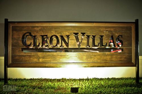 Cleon Villas Pension tesisinde sergilenen bir sertifika, ödül, işaret veya başka bir belge