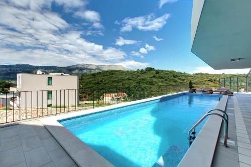 Swimmingpoolen hos eller tæt på Korcula Luxury Apartments