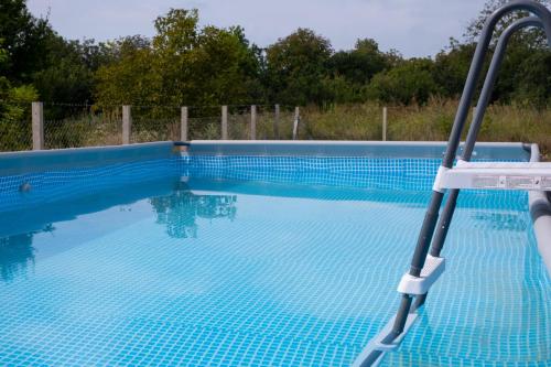 Swimming pool sa o malapit sa Obedska Bara - Kupinovo Retreat House