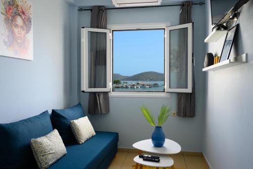 A seating area at Elounda Luso Apartment