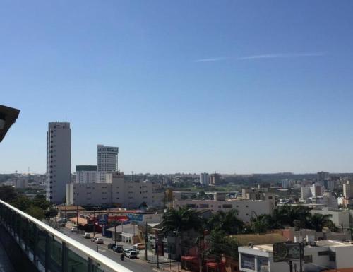 Uma visão geral de Uberlândia ou uma vista da cidade tirada do hotel