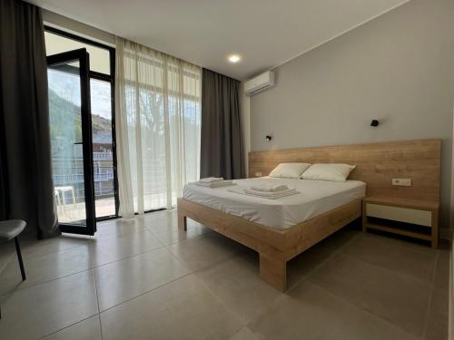 Tempat tidur dalam kamar di Best place in gonio