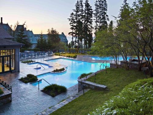 Kolam renang di atau dekat dengan Fairmont Le Manoir Richelieu