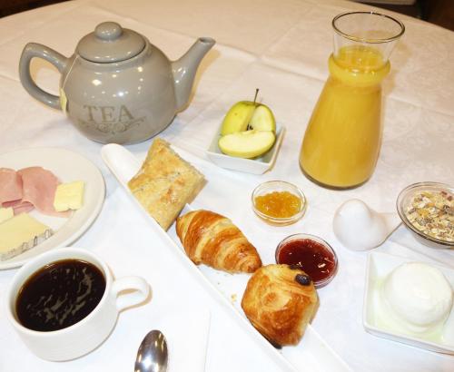 Makanan di atau berdekatan hotel