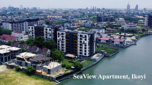 Pemandangan umum Lagos atau pemandangan kota yang diambil dari apartemen