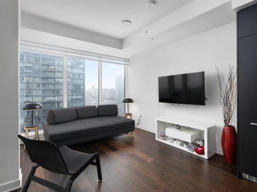 טלויזיה ו/או מרכז בידור ב-Spectacular Skyline Views - Downtown Montreal - Luxury Condo & Penthouse