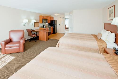 Cama ou camas em um quarto em Candlewood Suites Lafayette, an IHG Hotel